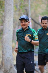 BIB: 
                            <button type="button" onclick="openModal(7248641)" class="btn btn-primary btn-sm float-right btn-popup" data-toggle="modal" data-target=".modal-high-quality">
                        <i class="fas fa-shopping-cart"></i> Add to Cart
                    </button>
                                            <button type="button" onclick="isThisMe(7248641, true)" class="btn btn-success btn-sm float-right btn-popup btn-isme hidden" data-toggle="tooltip" data-placement="bottom" title="นี่คือรูปของคุณใช่ไหม คลิกที่นี่เพื่อเอาเข้าอัลบั้ม">
                        <i class="fas fa-plus"></i> Add to album
                    </button>
                    <button type="button" onclick="isThisMe(7248641, false)" class="btn btn-warning btn-sm float-right btn-popup btn-isnotme hidden">
                        <i class="fas fa-ban"></i> Remove from album
                    </button>